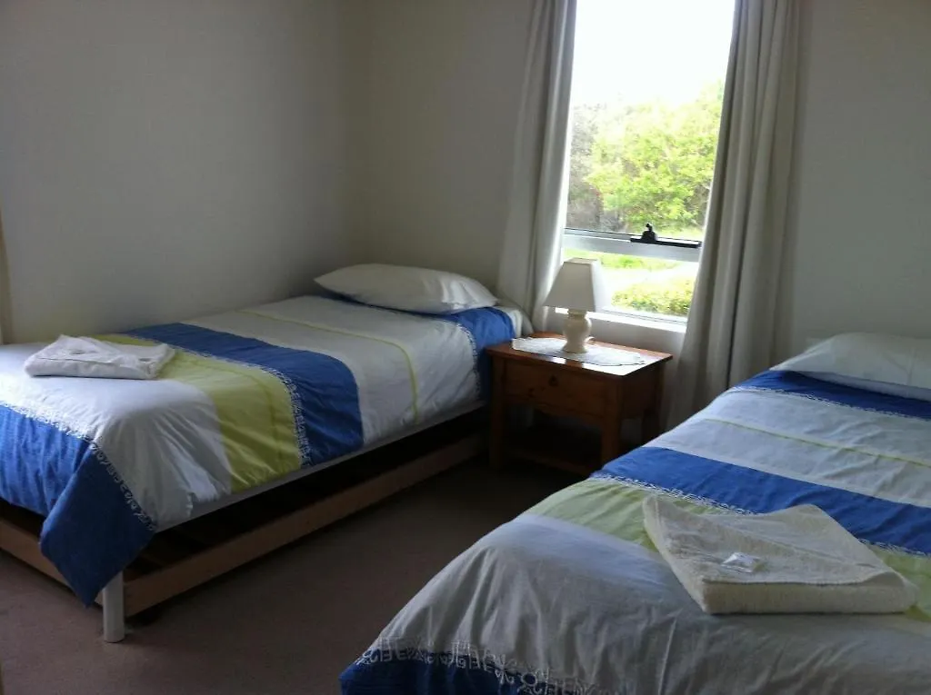 Estoril On Moffat Aparthotel Sunshine Coast